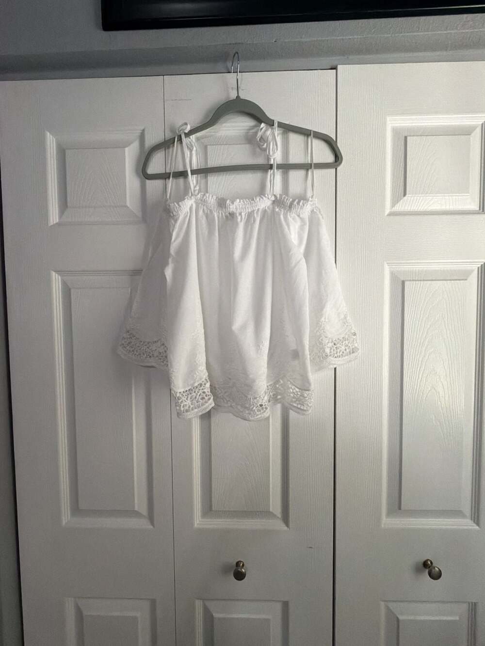 Lucky Brand White Off-The-Shoulder Embroidered Lace Trim Blouse